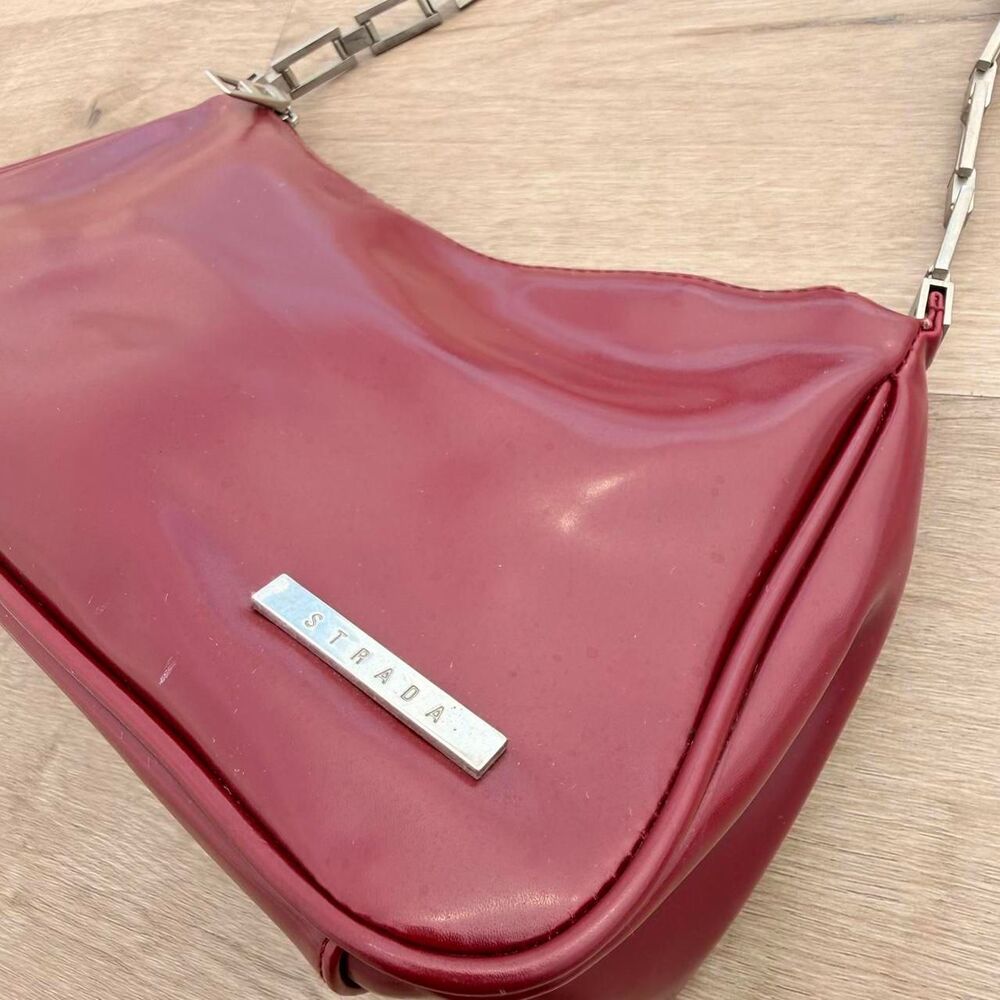 Strada VTG Cherry Red Vegan Leather Shoulder Bag W Silver Chain Strap Purse 90's - Picture 4 of 8